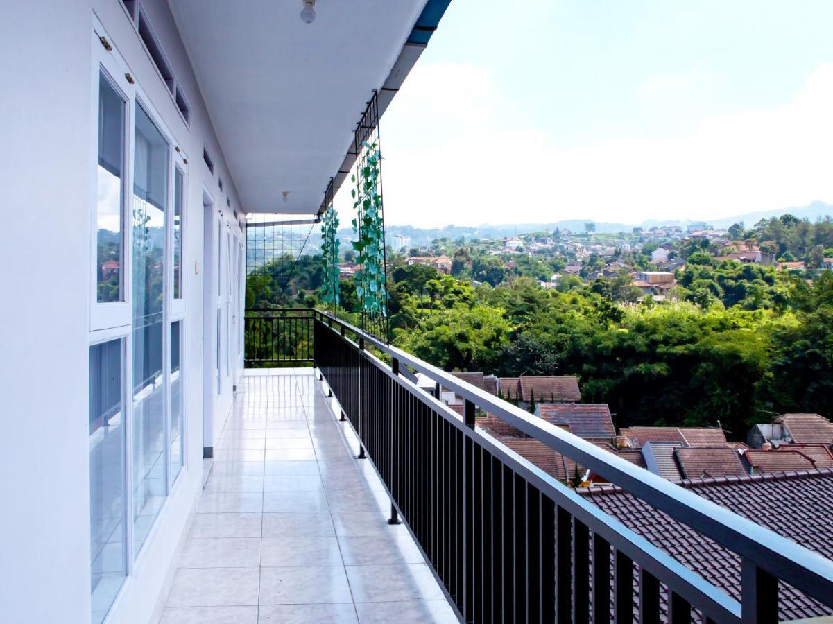 Oyo 569 Cigadung Guest House Syariah Bandung Kültér fotó