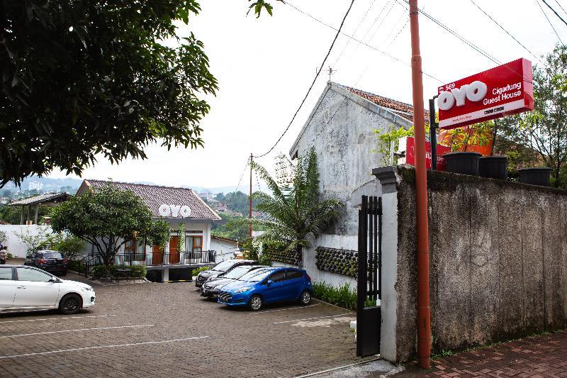 Oyo 569 Cigadung Guest House Syariah Bandung Kültér fotó