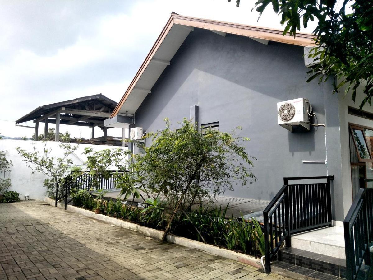 Oyo 569 Cigadung Guest House Syariah Bandung Kültér fotó